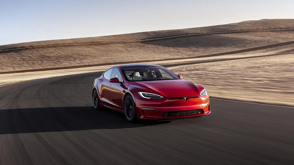 Autos de lujo con autonomía y potencia que te dejarán sin aliento